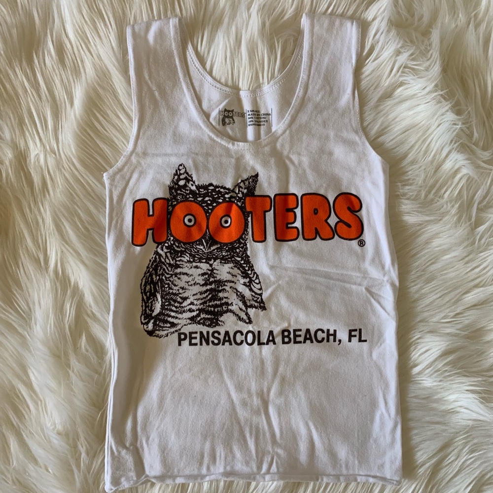 White Hooters uniform